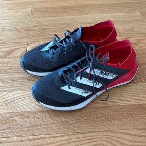 Adidas RapidaFaito Boys Sz 6.5